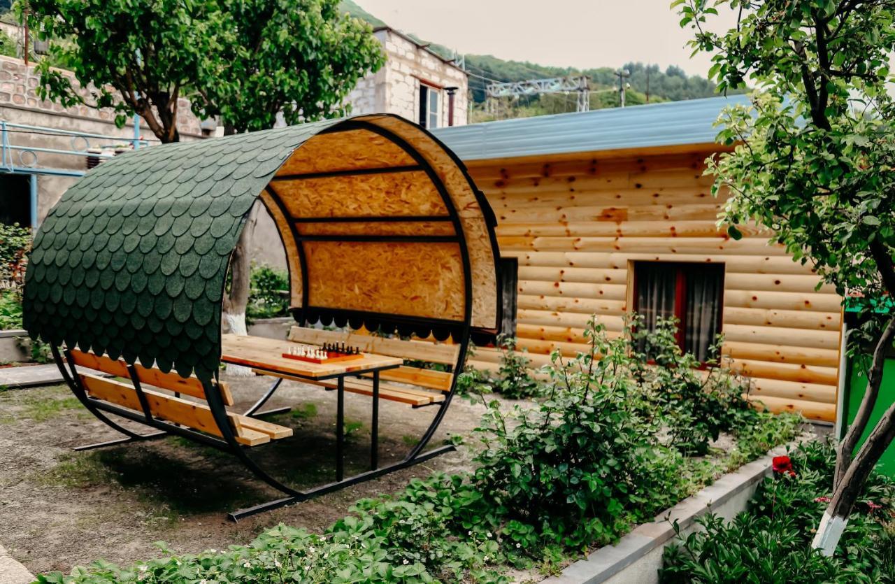 Hayi Tun Guest House Goris Bagian luar foto
