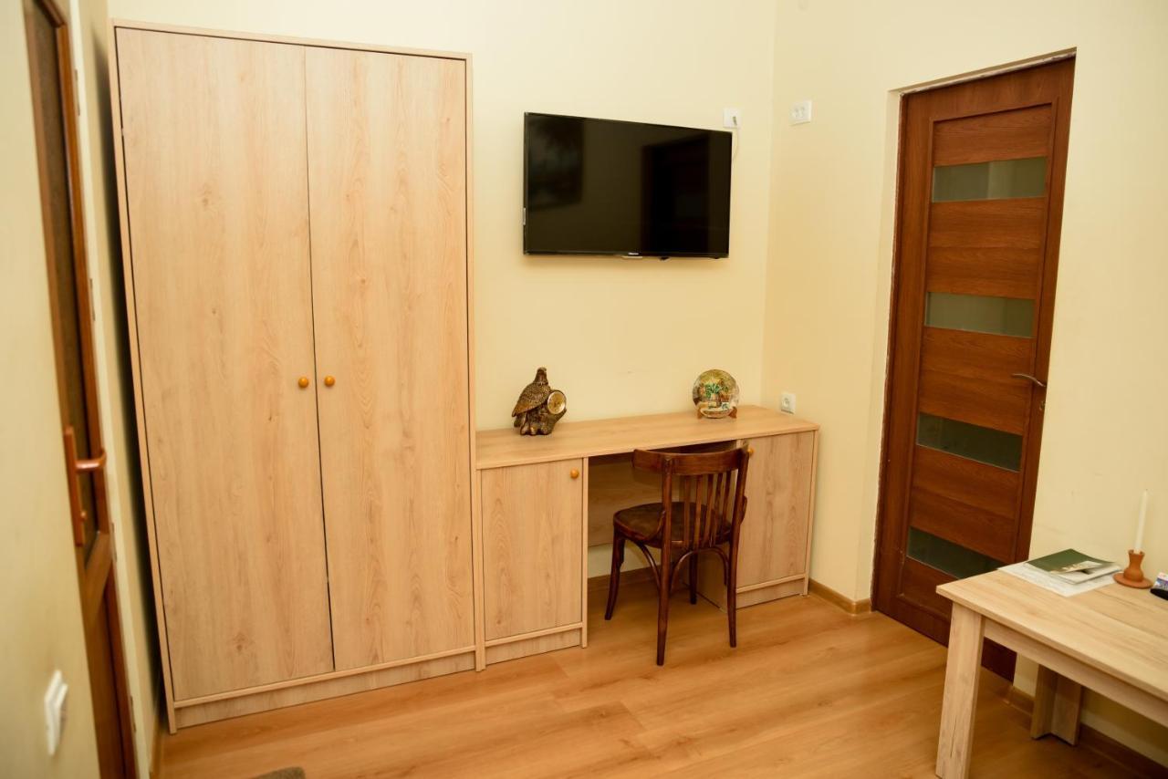 Hayi Tun Guest House Goris Bagian luar foto