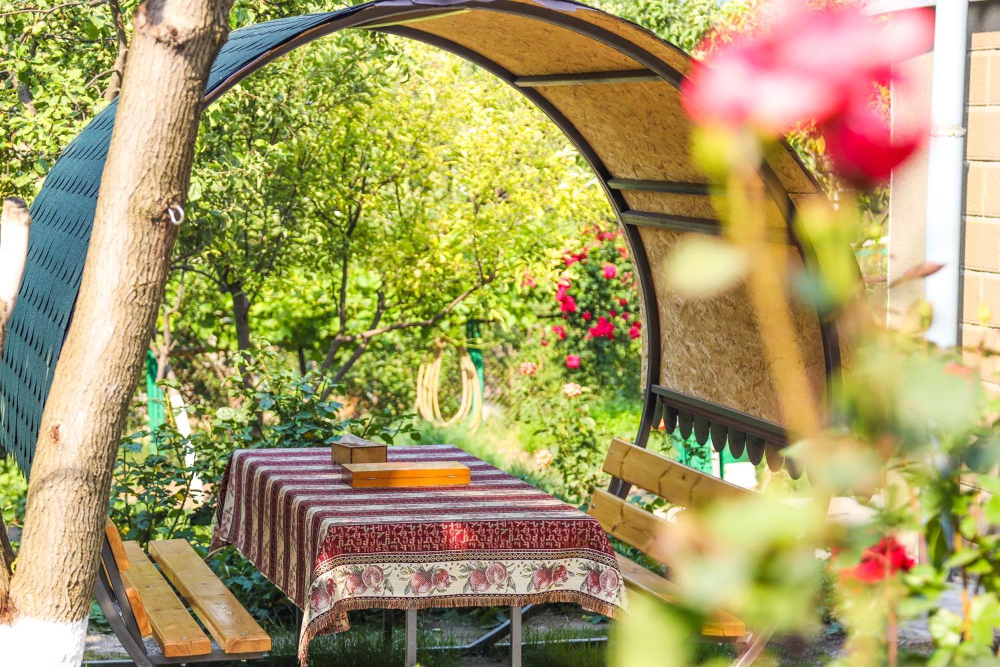 Hayi Tun Guest House Goris Bagian luar foto