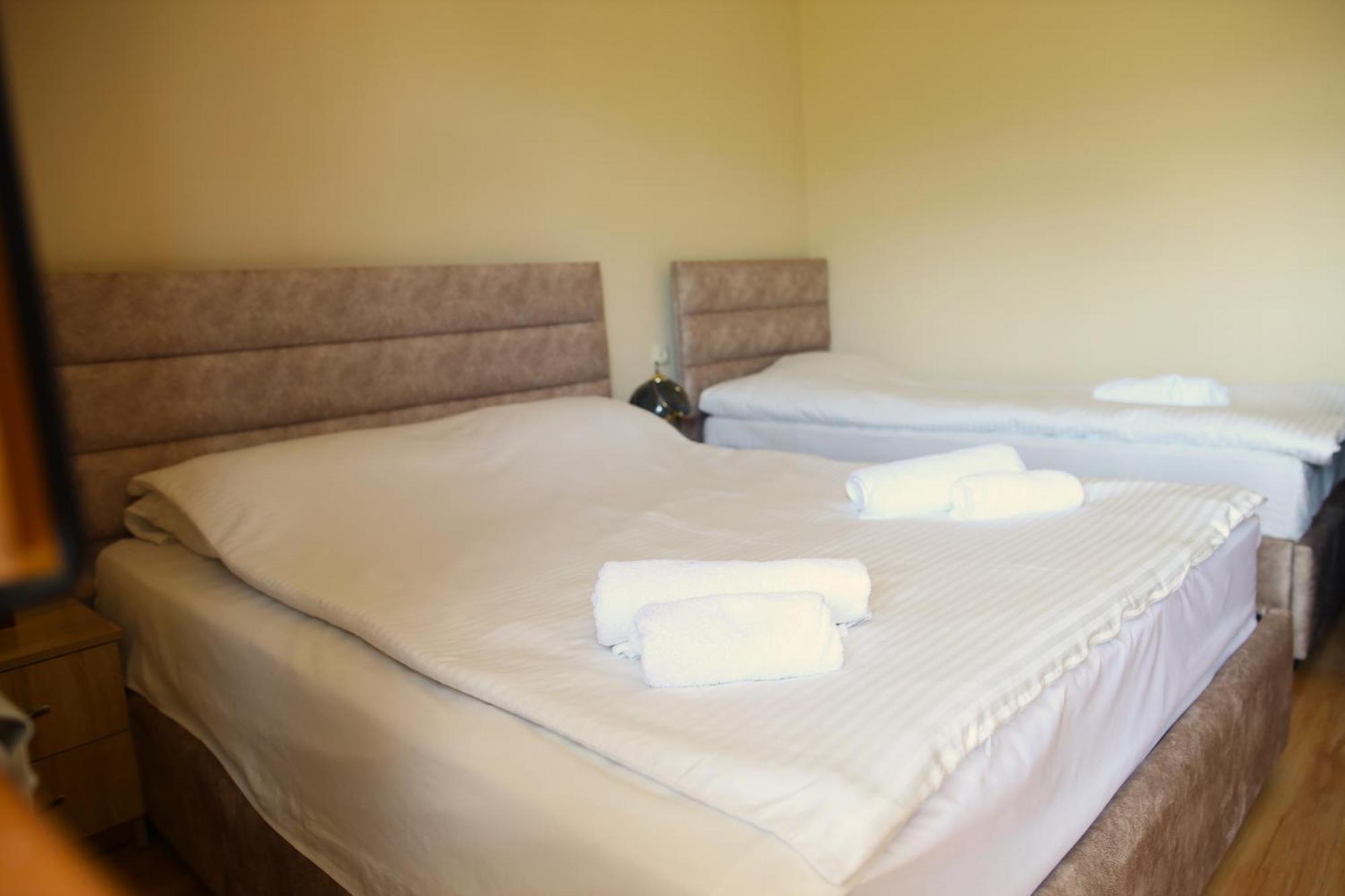 Hayi Tun Guest House Goris Bagian luar foto