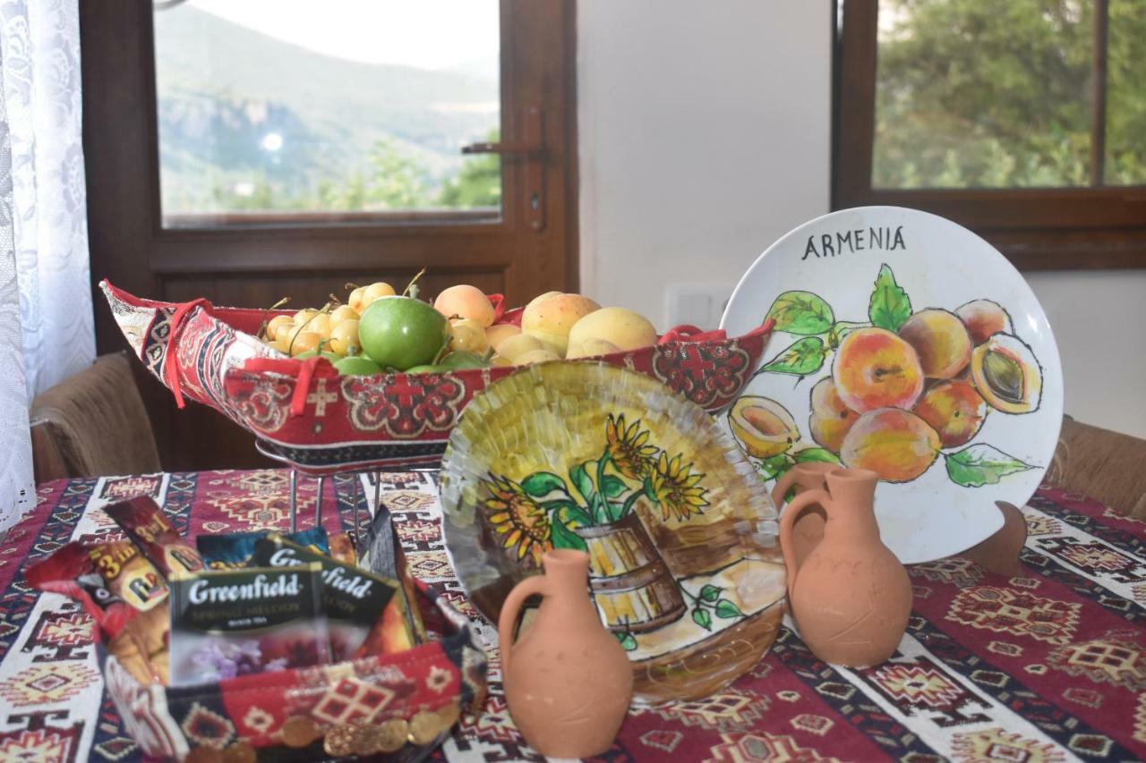 Hayi Tun Guest House Goris Bagian luar foto