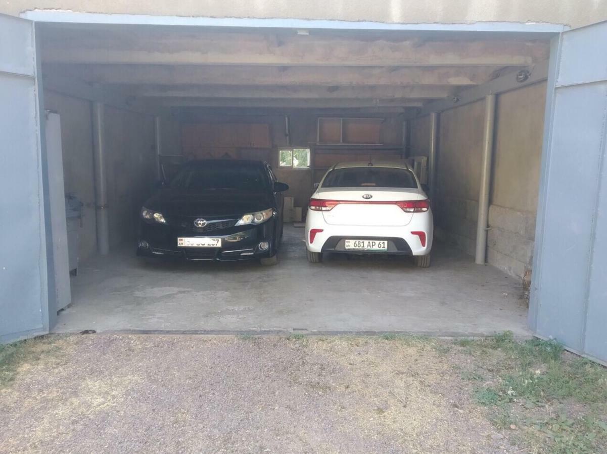 Hayi Tun Guest House Goris Bagian luar foto